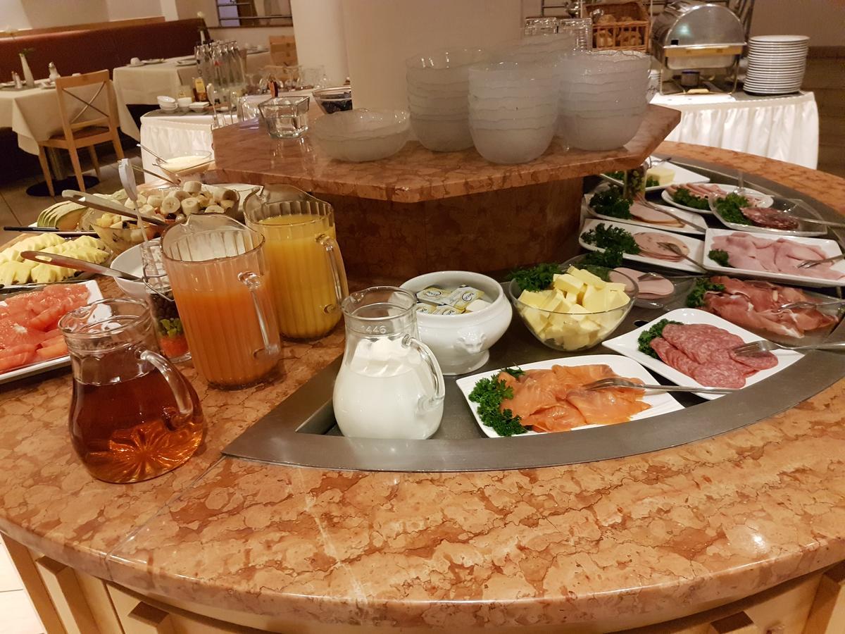 Hotel Barbarossa دوسلدورف المظهر الخارجي الصورة